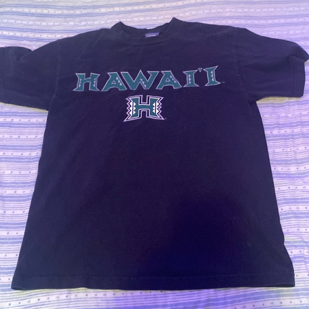 Men’s Size Large Champs Hawaii College Football Team Short Sleeve Tee